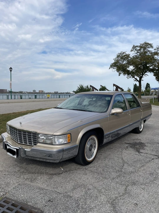 1996 Cadillac Fleetwood - Image 3 of 31