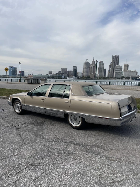 1996 Cadillac Fleetwood - Image 7 of 31