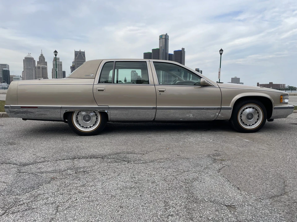1996 Cadillac Fleetwood - Image 23 of 31