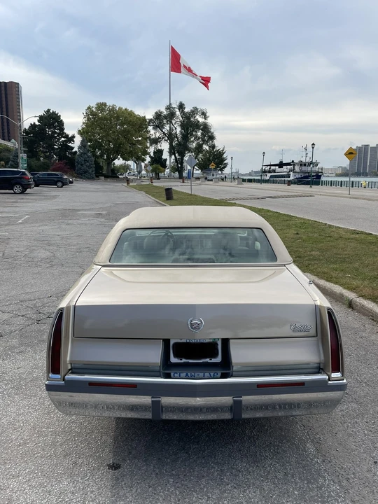 1996 Cadillac Fleetwood - Image 13 of 31