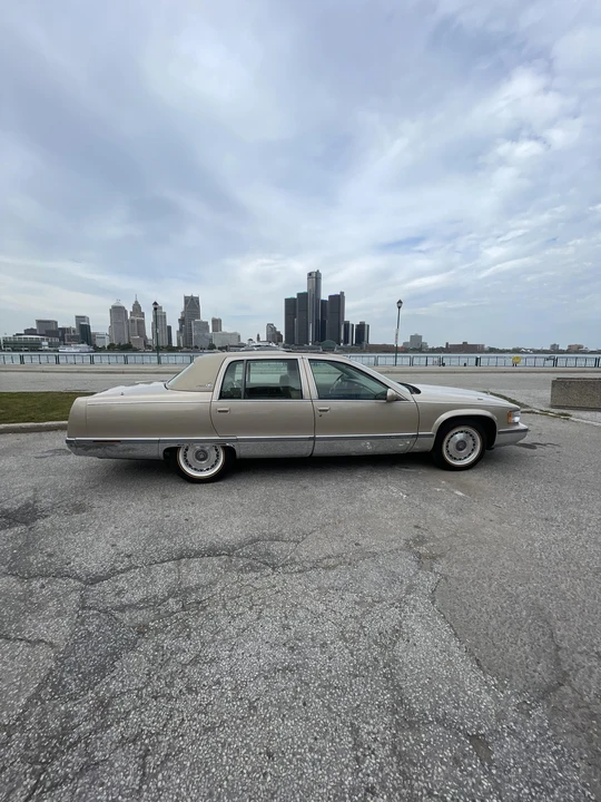 1996 Cadillac Fleetwood - Image 24 of 31