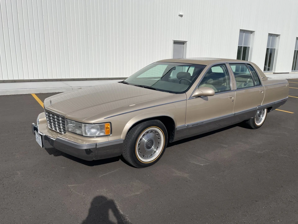1996 Cadillac Fleetwood - Image 4 of 31