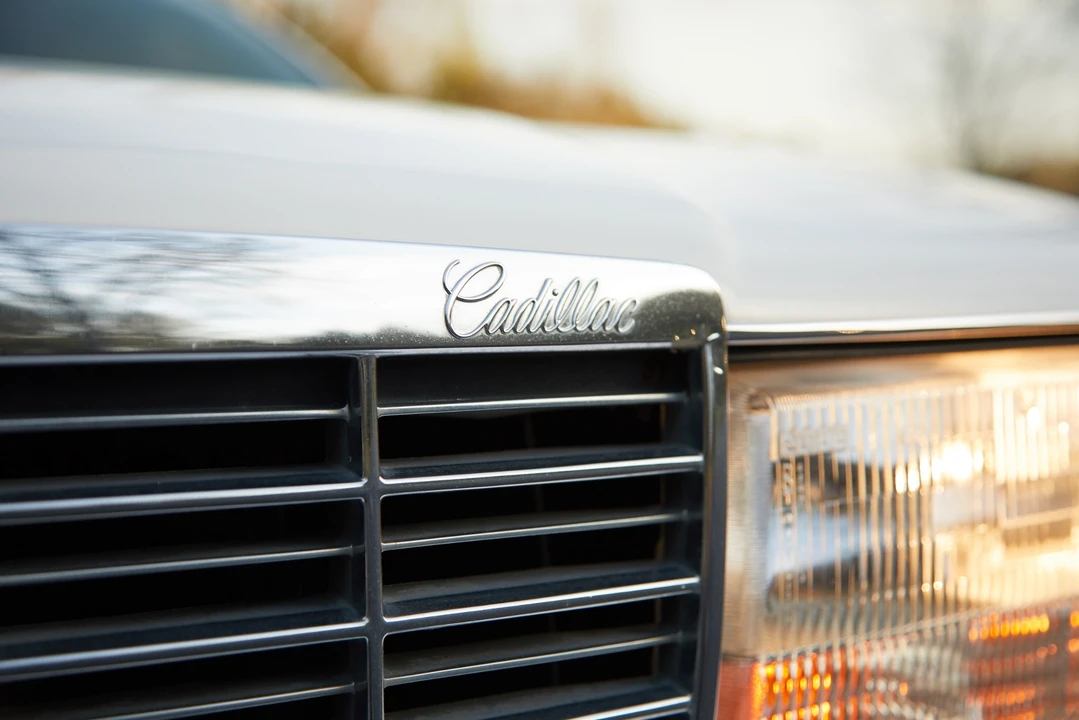 1996 Cadillac Fleetwood - Image 23 of 31