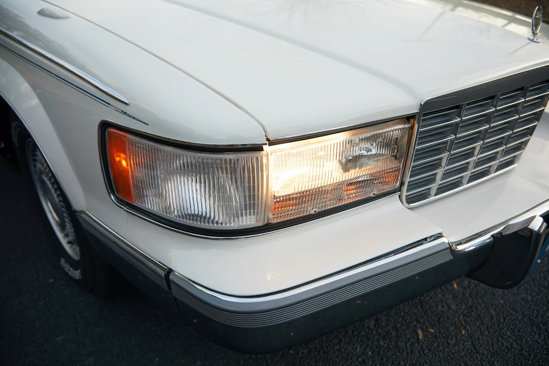 1996 Cadillac Fleetwood - Image 21 of 31