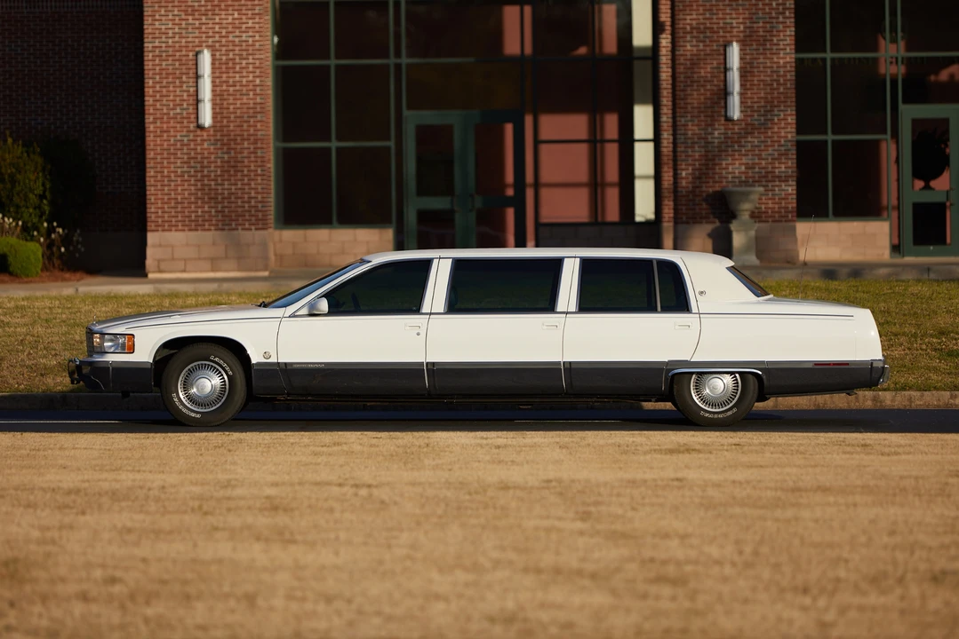 1996 Cadillac Fleetwood - Image 5 of 31