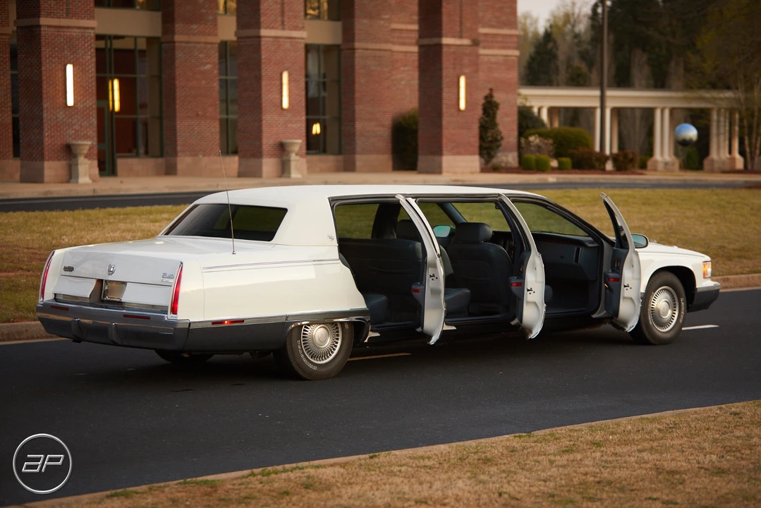 1996 Cadillac Fleetwood - Image 17 of 31