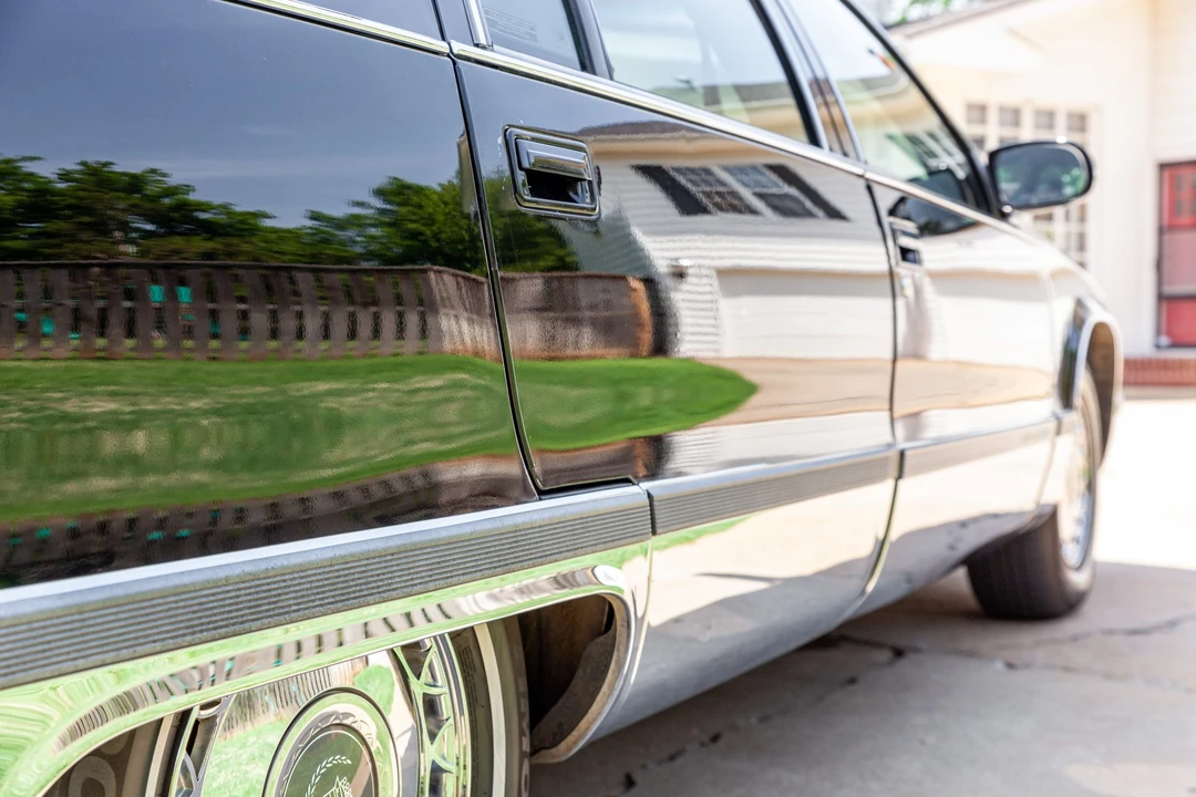 1996 Cadillac Fleetwood - Image 17 of 31