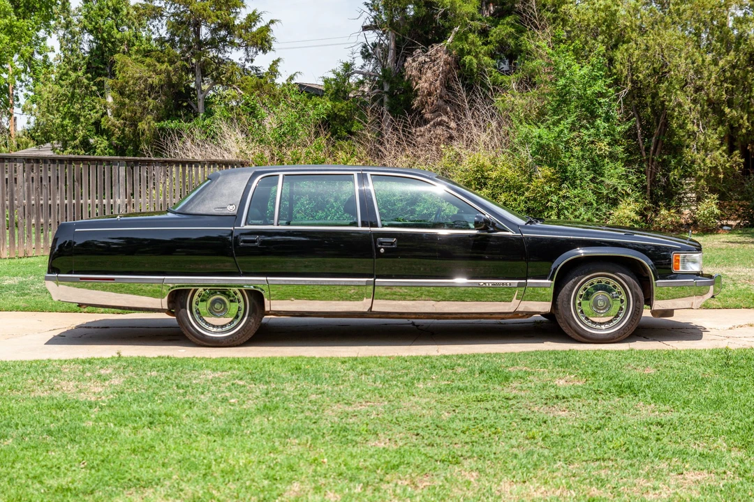 1996 Cadillac Fleetwood - Image 16 of 31