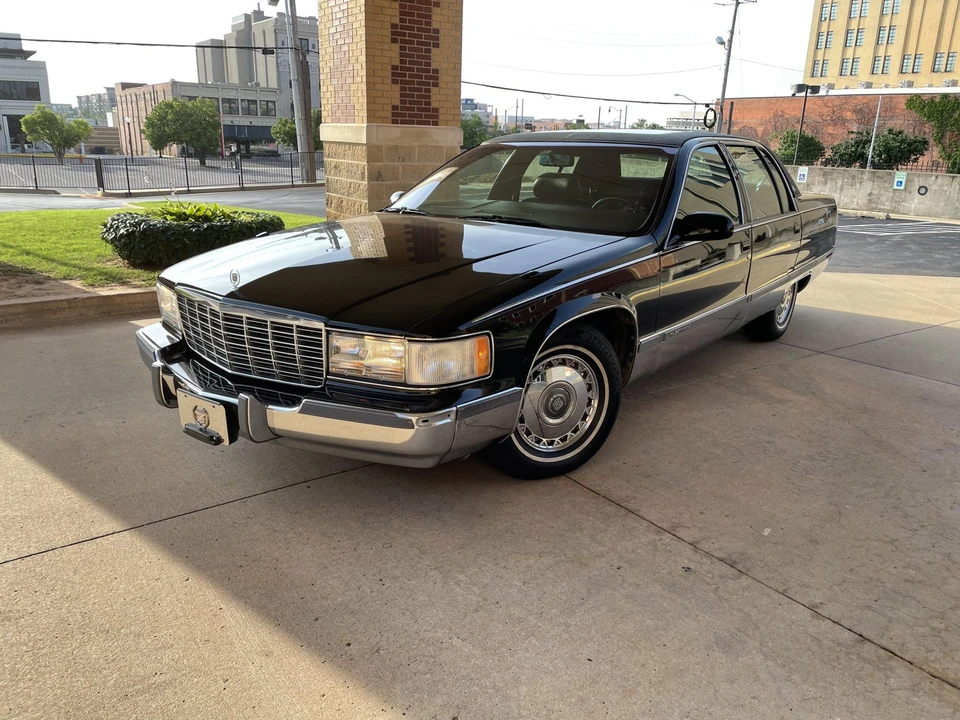 1996 Cadillac Fleetwood - Image 5 of 31