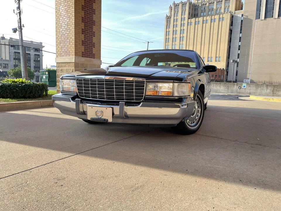 1996 Cadillac Fleetwood - Image 4 of 31