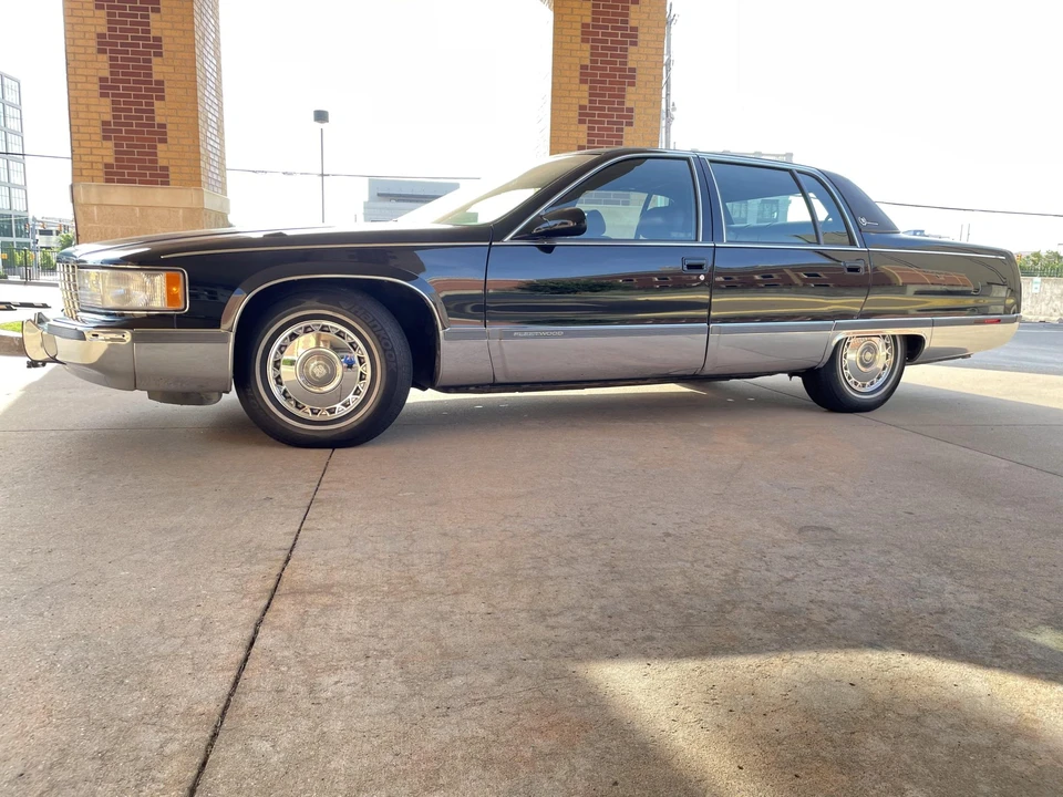 1996 Cadillac Fleetwood - Image 7 of 31