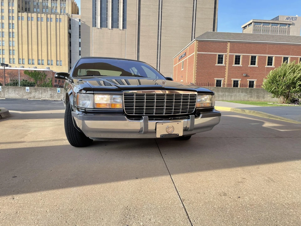 1996 Cadillac Fleetwood - Image 2 of 31