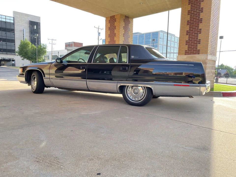1996 Cadillac Fleetwood - Image 9 of 31