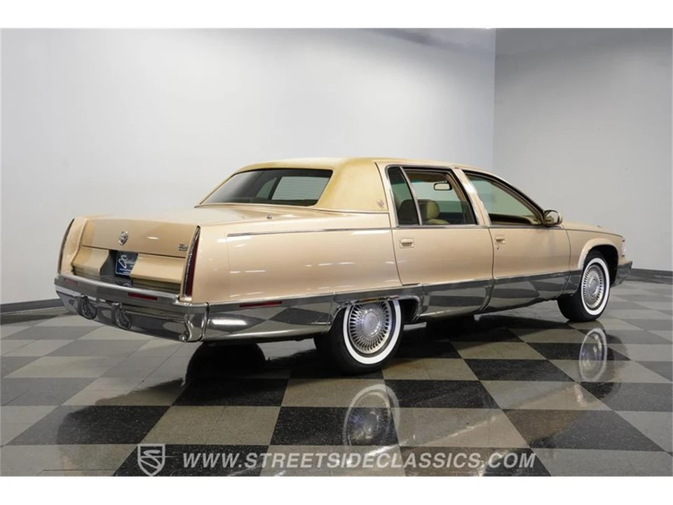1996 Cadillac Fleetwood - Image 11 of 31