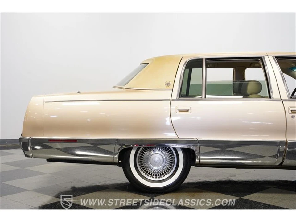 1996 Cadillac Fleetwood - Image 28 of 31