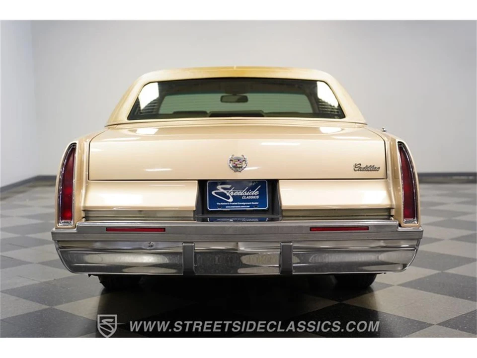 1996 Cadillac Fleetwood - Image 24 of 31