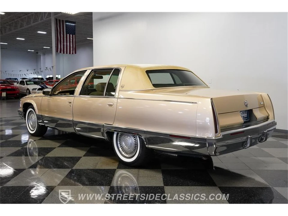 1996 Cadillac Fleetwood - Image 8 of 31