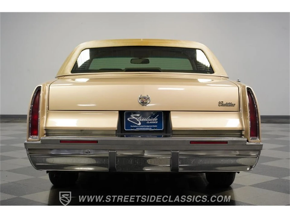 1996 Cadillac Fleetwood - Image 9 of 31