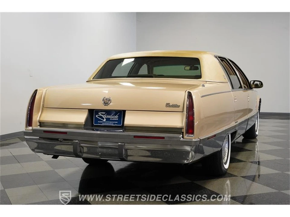 1996 Cadillac Fleetwood - Image 10 of 31