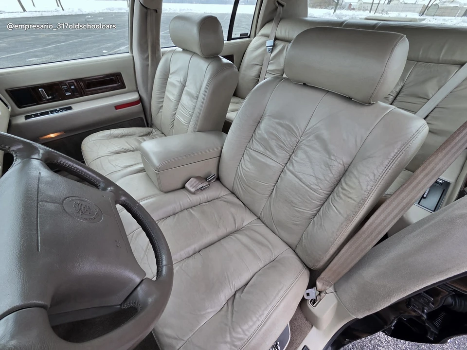 1996 Cadillac Fleetwood - Image 19 of 21
