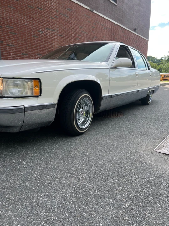 1996 Cadillac Fleetwood - Image 3 of 27