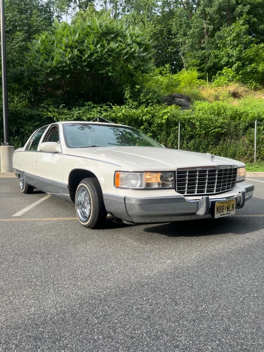 1996 Cadillac Fleetwood - Image 8 of 27