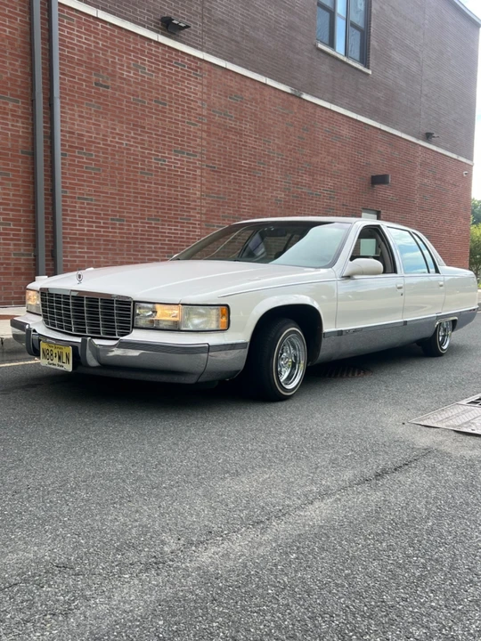 1996 Cadillac Fleetwood - Image 7 of 27