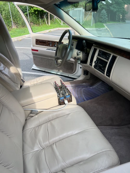 1996 Cadillac Fleetwood - Image 12 of 27