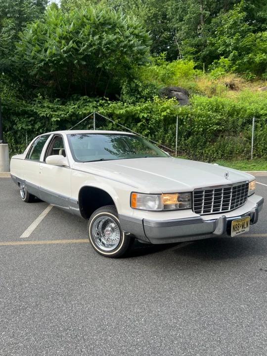 1996 Cadillac Fleetwood - Image 10 of 27