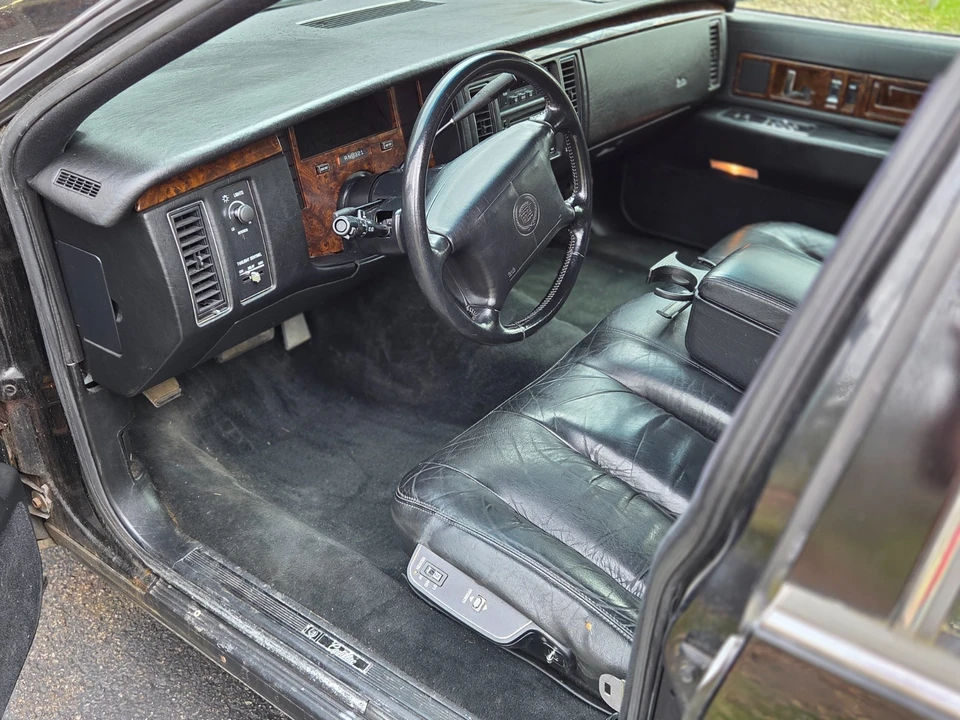 1996 Cadillac Fleetwood - Image 7 of 20