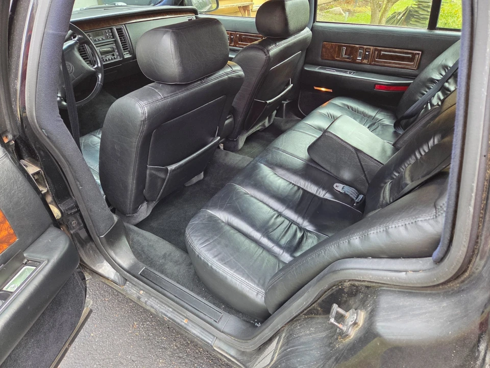 1996 Cadillac Fleetwood - Image 9 of 20