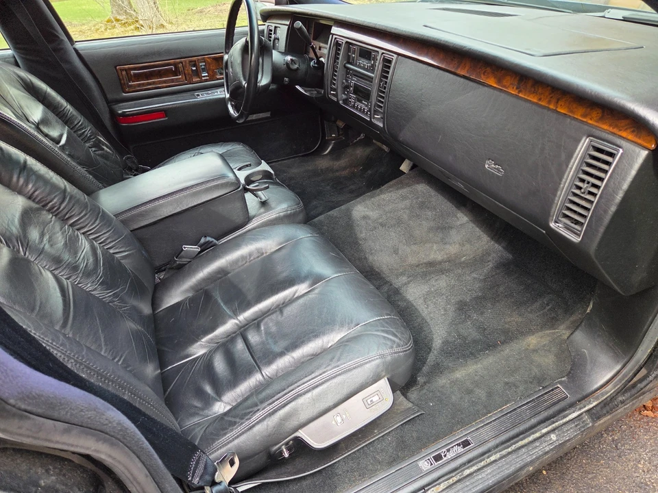 1996 Cadillac Fleetwood - Image 18 of 20