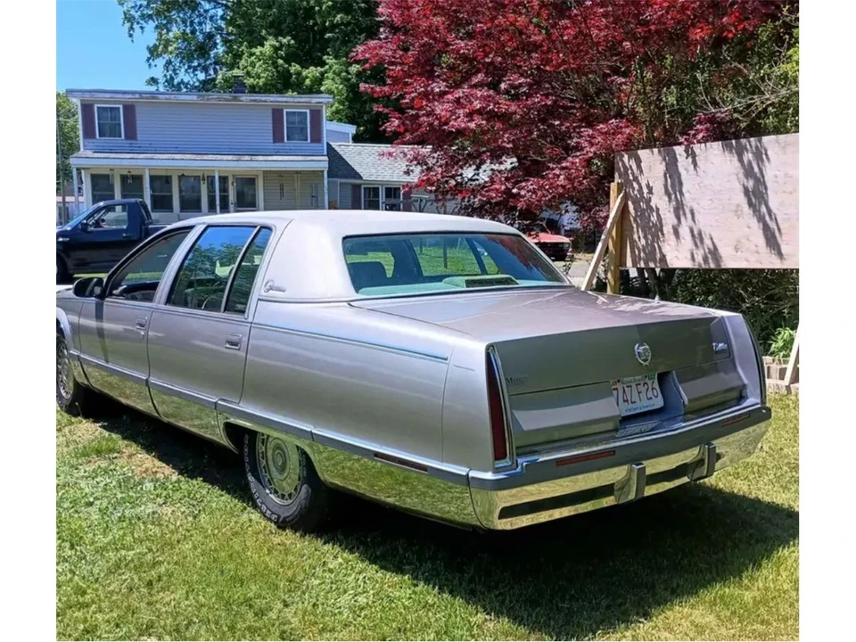 1996 Cadillac Fleetwood - Image 6 of 14