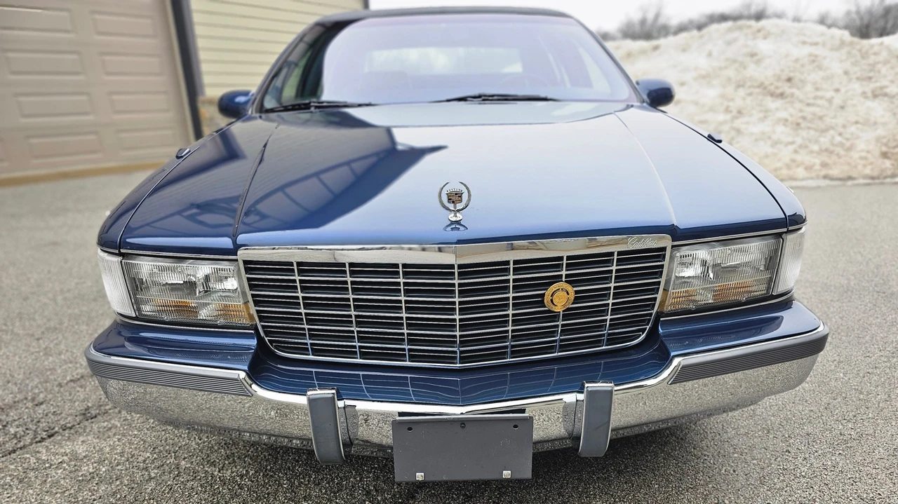 1996 Cadillac Fleetwood - Image 11 of 31