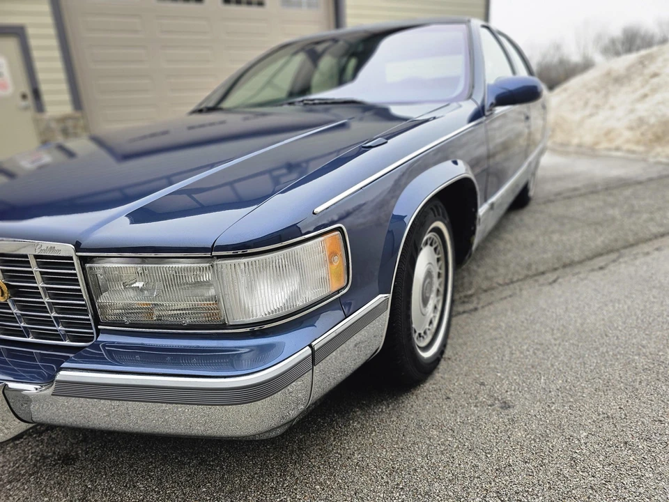 1996 Cadillac Fleetwood - Image 15 of 31