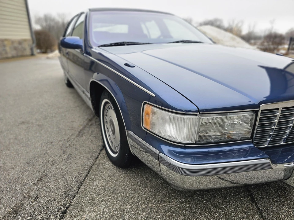 1996 Cadillac Fleetwood - Image 14 of 31