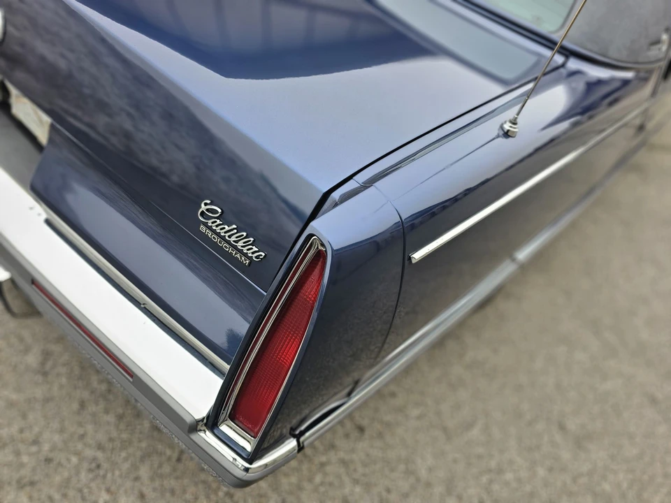 1996 Cadillac Fleetwood - Image 24 of 31