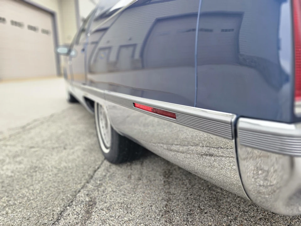 1996 Cadillac Fleetwood - Image 19 of 31