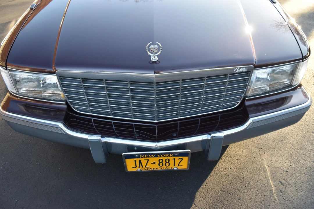 1996 Cadillac Fleetwood - Image 12 of 31
