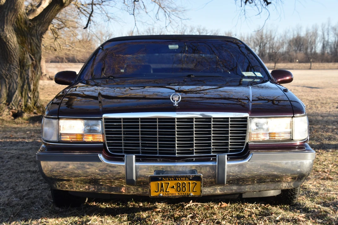 1996 Cadillac Fleetwood - Image 10 of 31
