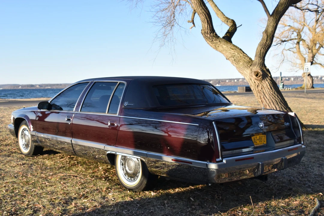 1996 Cadillac Fleetwood - Image 4 of 31
