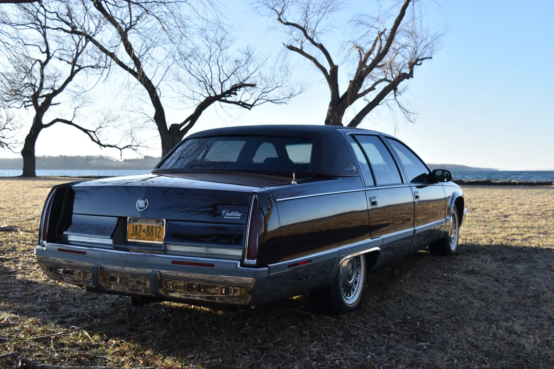 1996 Cadillac Fleetwood - Image 7 of 31