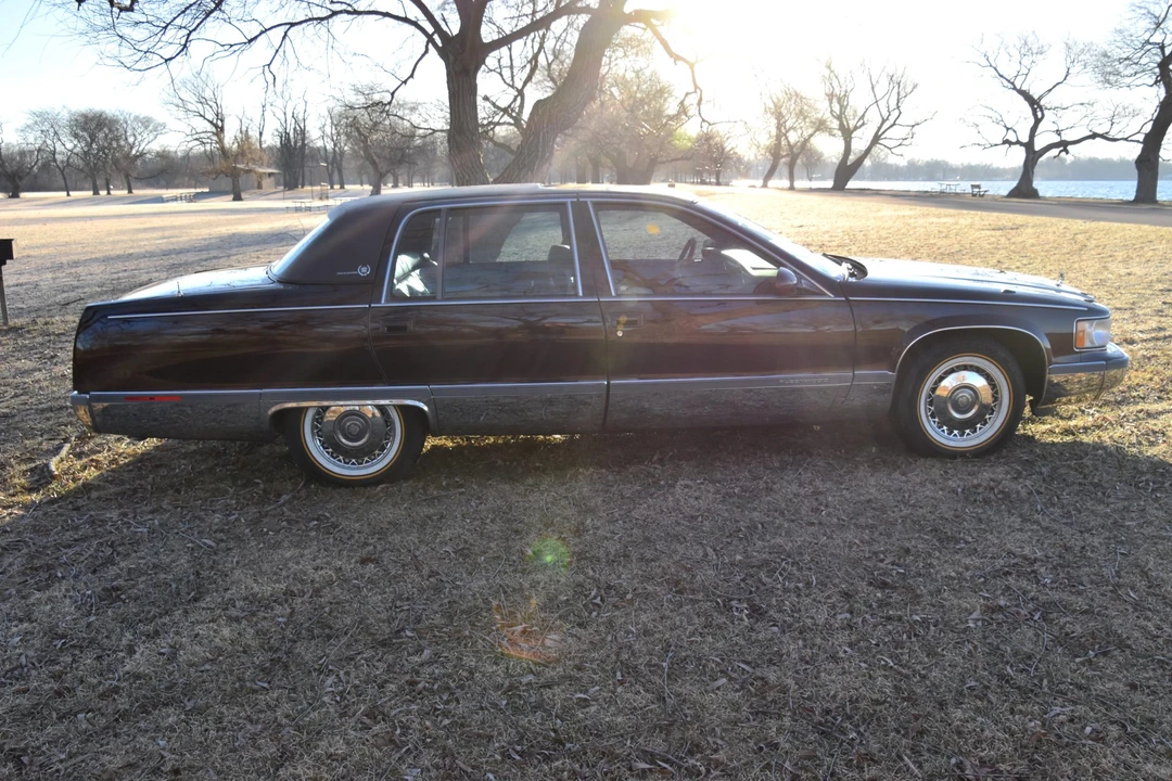 1996 Cadillac Fleetwood - Image 8 of 31