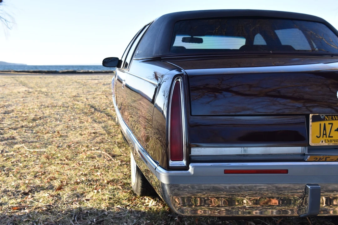 1996 Cadillac Fleetwood - Image 26 of 31