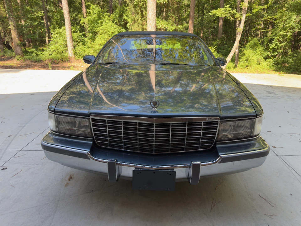 1996 Cadillac Fleetwood - Image 2 of 31
