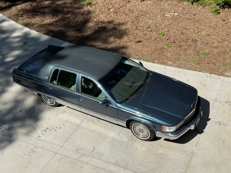 1996 Cadillac Fleetwood - Image 10 of 31