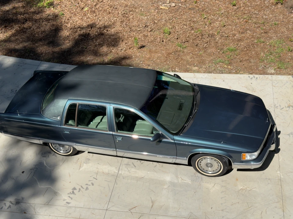 1996 Cadillac Fleetwood - Image 11 of 31