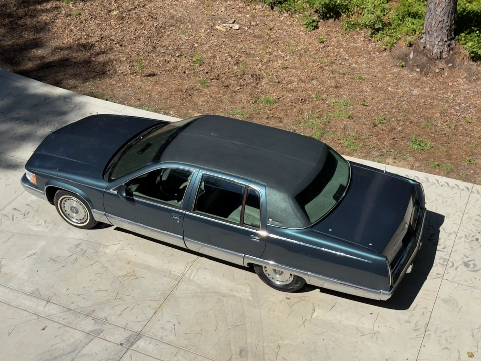 1996 Cadillac Fleetwood - Image 12 of 31