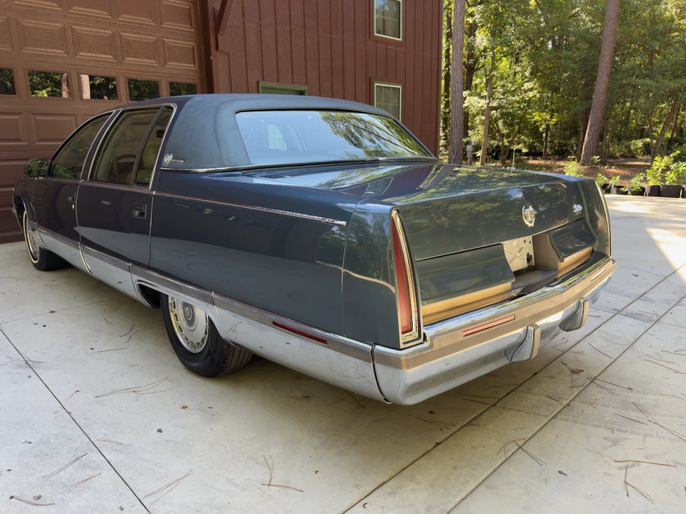 1996 Cadillac Fleetwood - Image 7 of 31