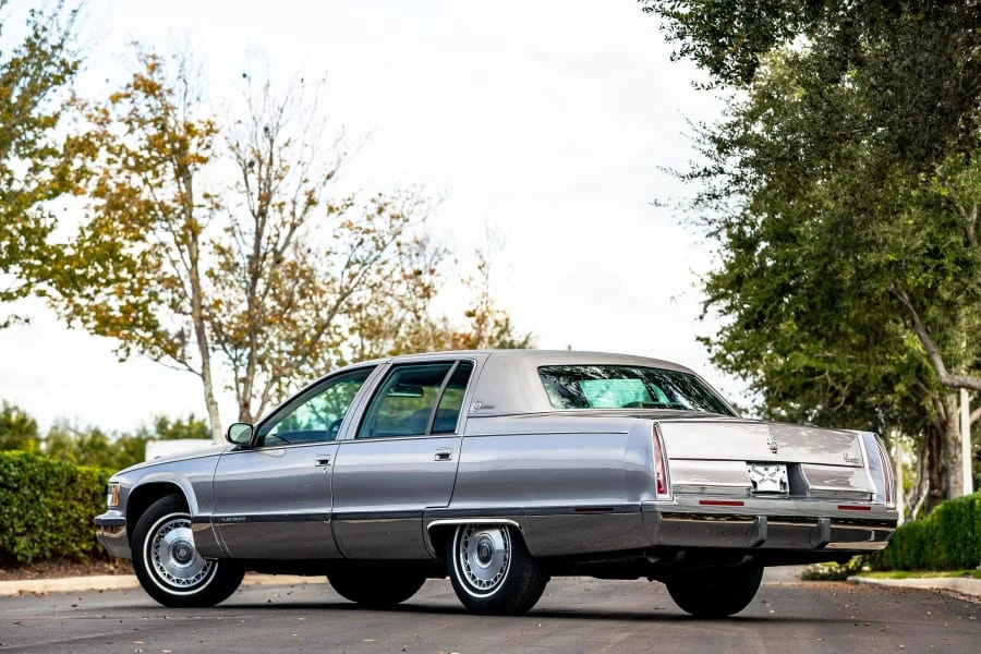 1996 Cadillac Fleetwood - Image 2 of 12
